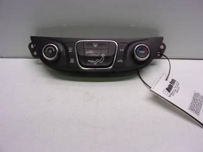 Chevrolet Malibu 2017 controlador de calefacción/ac sin asientos térmicos y refrigerados Foto 1 de 2