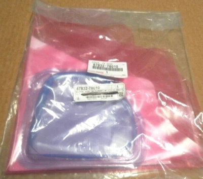 Lexus NX 200t 2015-17 puerta delantera izquierda orificio de servicio protector de agua OEM 67832-78010 Foto 1 de 4