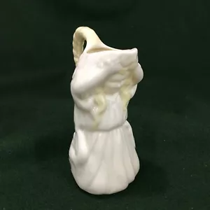 Belleek Undine Irish Maiden Creamer Parian China 7ª Marca Oro 1980-93 De colección - Imagen 1 de 6