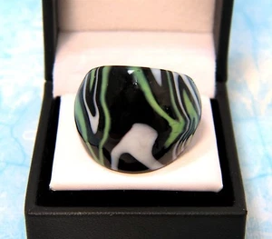 ¡Fans de los Eagles! Anillo único soplado a mano negro con remolino verde y negro talla 9,25 - Imagen 1 de 4