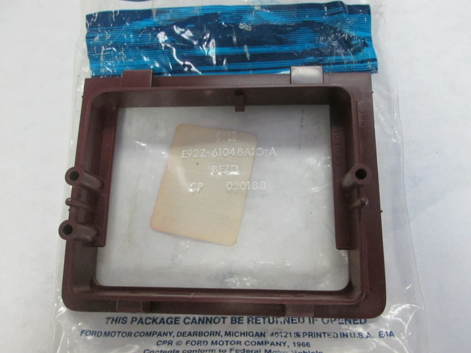 NOS 1989 1990 1991 FORD PROBE CENICERO TRASERO BISEL EMBELLECEDOR Foto 1 de 1