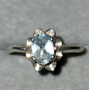 Vintage 925 Sterling Silver Genuine Blue Topaz Ring-Size 8-Scalloped Edges - Picture 1 of 7