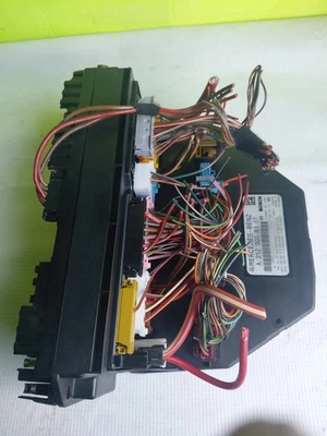 2012 Mercedes Benz C300 C350 E350 Front SAM Fuse Box Module A212 900 83 07 - Image 1 of 4