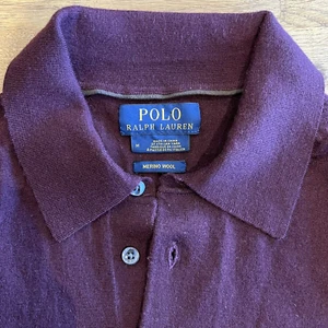 RALPH LAUREN MENS MEDIUM WINE  KNITTED MERINO POLO TOP  SUEDE TRIM (RP £165+) C1 - Picture 1 of 7