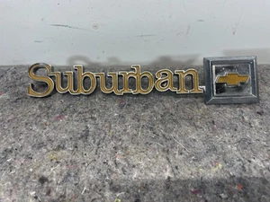 1973-1988 Chevrolet Suburban Rear Tail Gate Or Barn Door Emblem GM 14016626 - Picture 1 of 9