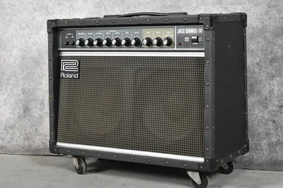 ROLAND JC-90 JAZZ CHORUS-90 GUITAR AMPLIFIER COMBO - Image 1 of 4