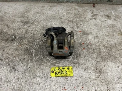 2021 TOYOTA SIENNA pinça traseira lateral do motorista fabricante de equipamento original com suporte e freio Elec Park  - Imagem 1 de 4