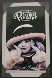 Pretty As A Picture Kim Anderson Pinback Button by Enesco, Vtg, 1996, Pink Hat - Picture 1 of 5