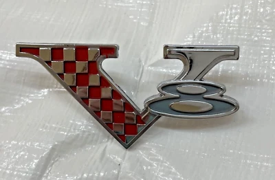 Plymouth Barracuda 1964 NOS V8 emblema Valiant Mopar nuevo stock antiguo guardabarros insignia  Foto 1 de 4