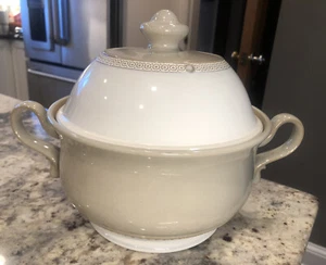 Denby Stoneware Round Casserole Covered Dish W Lid Champagne Made In England EUC - Picture 1 of 12