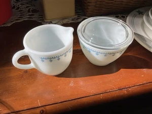 Vintage Pyrex Corning Blue Snowflake Garland Creamer And Sugar Bowl WITH LID - Picture 1 of 9