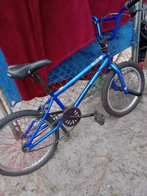 Mongoose Mode 100 BMX Bike 20in - Image 1 of 4