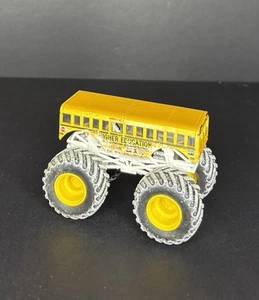 Hot Wheels Pneumatici da Neve Istruzione Superiore Monster Truck 1:64 - Foto 1 di 6