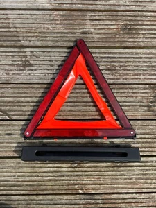 MERCEDES BENZ S-CLASS E-CLASS C-CLASS W222 2015 WARNING TRIANGLE A0008900597 - Picture 1 of 8