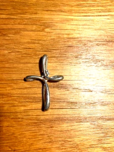 Italian silver 925 Ladies open cross hallmarked - Picture 1 of 3