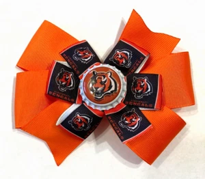 Beautiful Cincinnati Bengals inspired hair bow for girls. - Picture 1 of 2