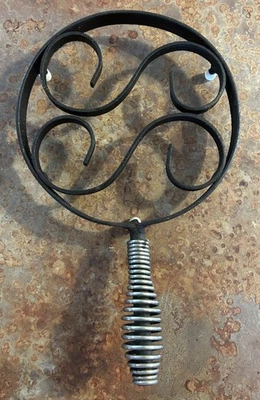 Remache de hierro forjado vintage mediados de siglo aprox 12 1/2 X 8" ver todas las fotos Foto 1 de 4