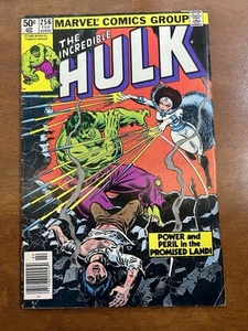 Incredible Hulk 256-Primer Sabra! - Imagen 1 de 4