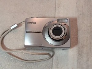 Kodak EasyShare C913 Digital Camera Won’t Power On - Bild 1 von 7