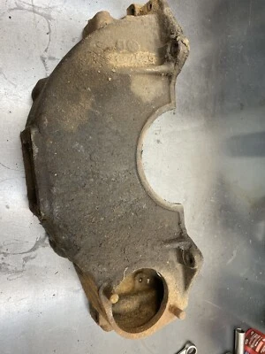 Carcasa campana inferior vintage Oldsmobile 303 324 serie 76 78 88 98 558709 Foto 1 de 4