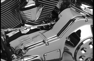 Harley-Davidson FLHRI Road King 1996-2006Inner Primary Cover Chrome by Kuryakyn - Picture 1 of 3
