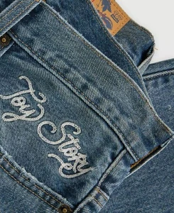 Levi's® X Toy Story Western Flare Jeans - Bild 1 von 8