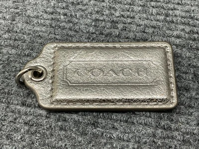 Bolso grande COACH de 2,5" plateado metálico con llavero de níquel cadena faltante Foto 1 de 4