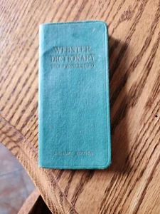 Websters Dictionary Vintage Self Pronouncing Vest Pocket Sz De Luxe Edition - Picture 1 of 3