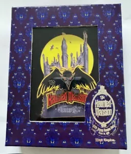 Disney Haunted Mansion 999 Happy Haunts Ball 3D Raven Jumbo Pin LE 500 #275 - Picture 1 of 3