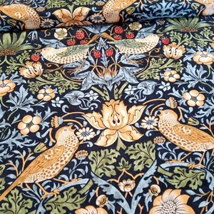 William Morris Strawberry Thief Marine Matelassage Patchwork Tissu Coton, pour - Imagen 1 de 7