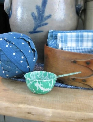 Antigua bandeja de hojalata de juguete pintada como granito de mármol verde Foto 1 de 4