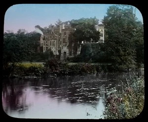 Magic Lantern Slide GUYS CLIFFE DURING THE DAY WARWICK C1890 PHOTO HANDKOLORIERT - Bild 1 von 3