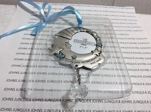 WILLKOMMEN BABY JUNGE ORNAMENT Neu mit Fenster Geschenkbox rund FOTO Öffnung 2” x 2” ZINK - Bild 1 von 4