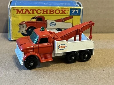 Matchbox Lesney No. 1968 Camión grúa Ford 71 ESSO pesado con caja rojo-blanco Foto 1 de 4