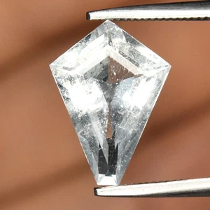 💎 Berillo verde molto chiaro naturale fantasia 2,25 ct 11,8 x 8,5 mm - Africa, pietra preziosa - Foto 1 di 4