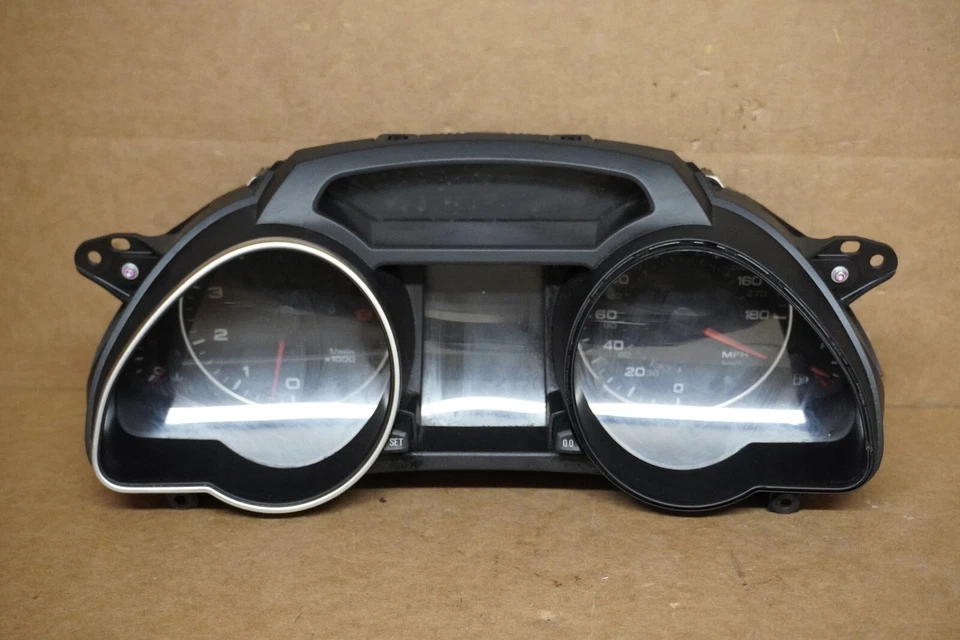 Audi A5 2011 cabezal de instrumentos velocímetro medidor panel fabricante de equipos originales 106.215 millas Foto 1 de 4