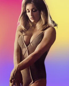 SHARON TATE ACTRESS MODEL 1960s GROOVY COLOR BACKGROUND PUBLICITY PHOTO 8X10 14 - Picture 1 of 1
