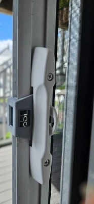 Puerta de pantalla retráctil Genius COOL Foto 1 de 4