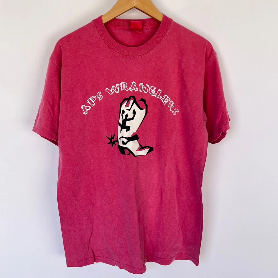 Camiseta De Colección 00S District Threads Para Hombre Talla M Rosa Aps Wranglers Preencogida Foto 1 de 4
