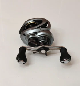 Shimano Curado 70 HG Baitcasting Reel - Right Hand 7.2:1 - Picture 1 of 5