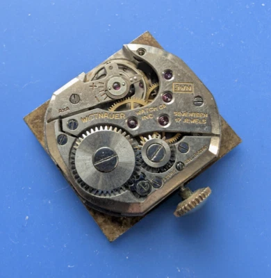 VINTAGE MENS WITTNAUER CALIBER 9WN WRISTWATCH MOVEMENT RUNNING - Image 1 of 2