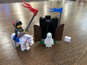 LEGO 6034 Black Monarch's Ghost castle, No Instructions Or Bird