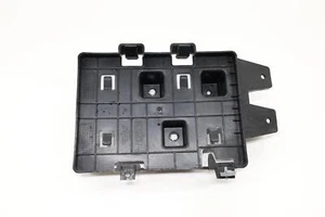 2017 - 2022 GMC CANYON 3.6L ENGINE CONTROL MODULE SUPPORT BRACKET OEM 84102574 - Bild 1 von 12