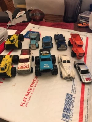 Hot Wheels lote de 10 coches y camiones de carreras vintage años 90, muy usados Foto 1 de 4