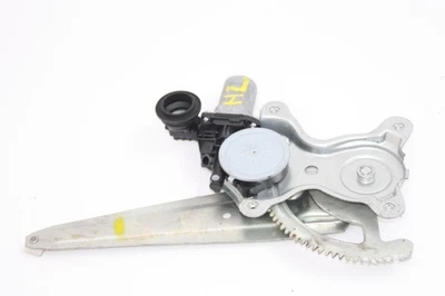 Elevalunas eléctrico. trasero izquierdo Toyota RAV 4 III SA CA 32451 - Imagen 1 de 3