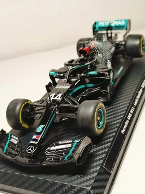 Carbon custom base 1:24 Mercedes-AMG F1 W11 - Lewis Hamilton 2020 Spanish GP - Immagine 1 di 4