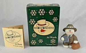 Sarah's Attic Snowonders - "Larry Law" #9336 (2001) 1E/0992 Abogado Muñeco de Nieve - Imagen 1 de 12