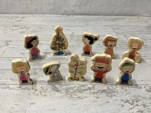 Peanuts A Charlie Brown Natale Legno Set da Collezione Minifigure Snoopy - Foto 1 di 4