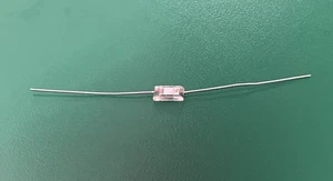 CORNING ~ M23269/01-3087 ~  GLASS CAPACITOR 82pF 500v 5% - Picture 1 of 3