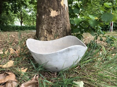 Maceta de colección WILLY GUHL WAVE años 50 mediados de siglo arte brutalista escultura hormigón Foto 1 de 4